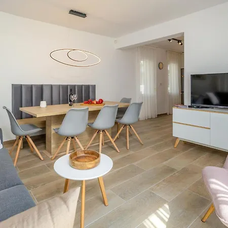 Gorgeous In With Wifi Feriehus Ledenice