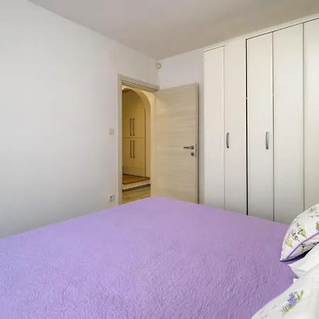 Gorgeous In With Wifi Holiday home Ledenice