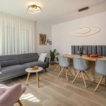 Gorgeous In With Wifi Holiday home Ledenice